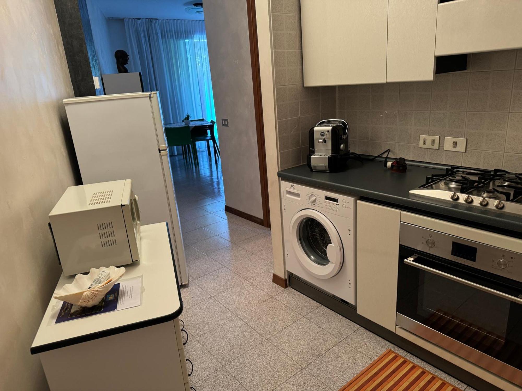 Aparthotel Fior Di Loto Desenzano del Garda Exterior foto