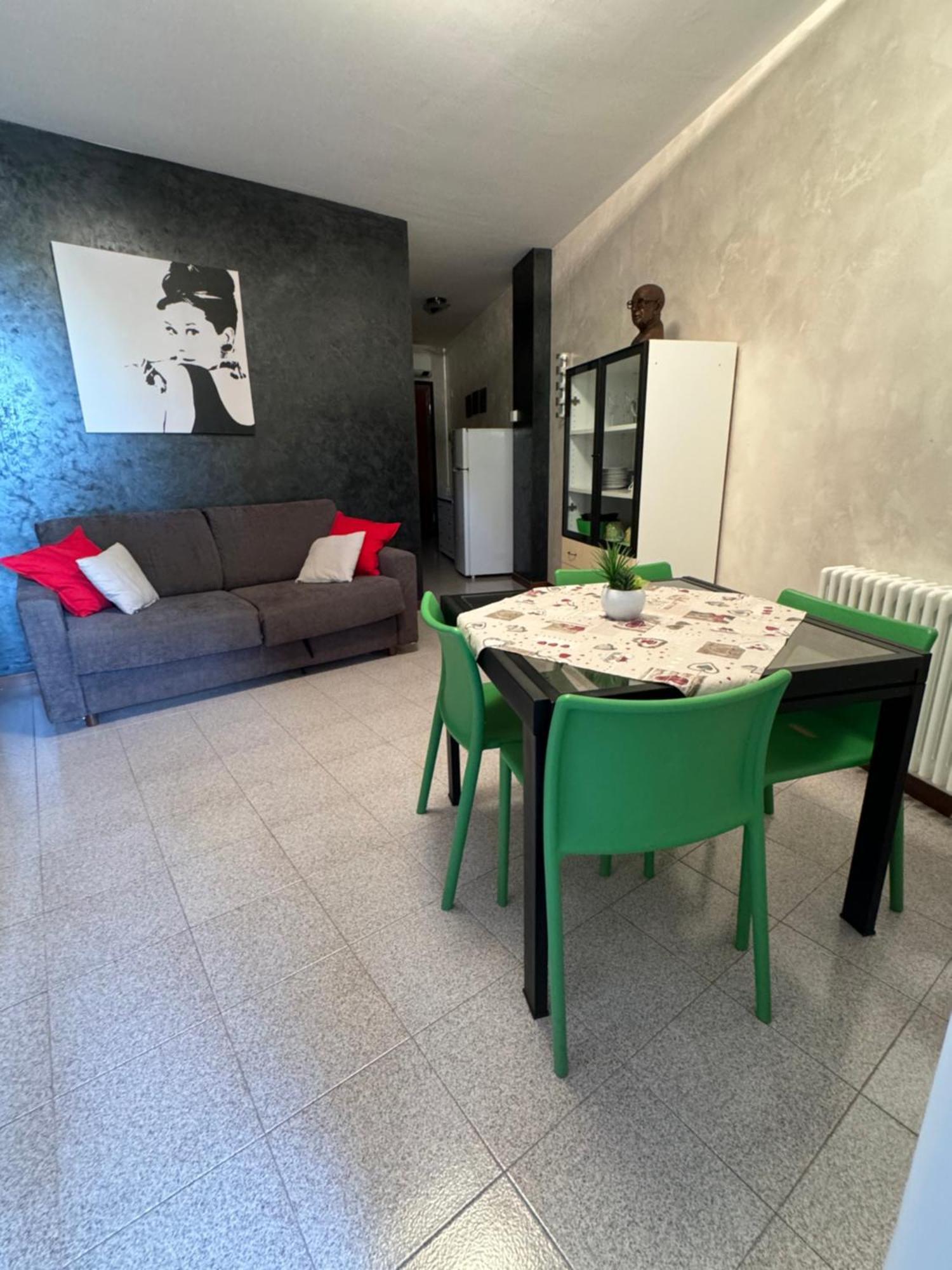 Aparthotel Fior Di Loto Desenzano del Garda Exterior foto